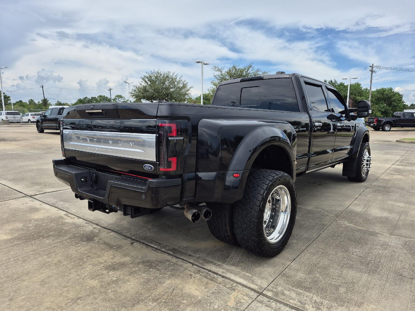 2022 Ford Super Duty F-450 DRW Platinum