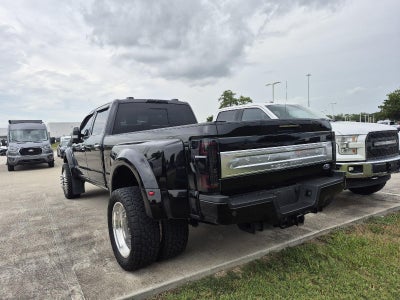 2022 Ford Super Duty F-450 Drw Platinum