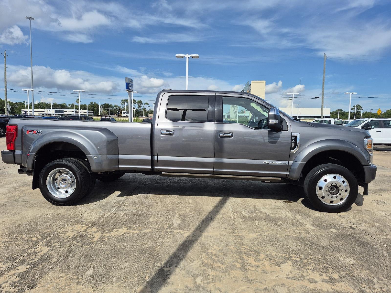 2022 Ford Super Duty F-450 DRW Platinum