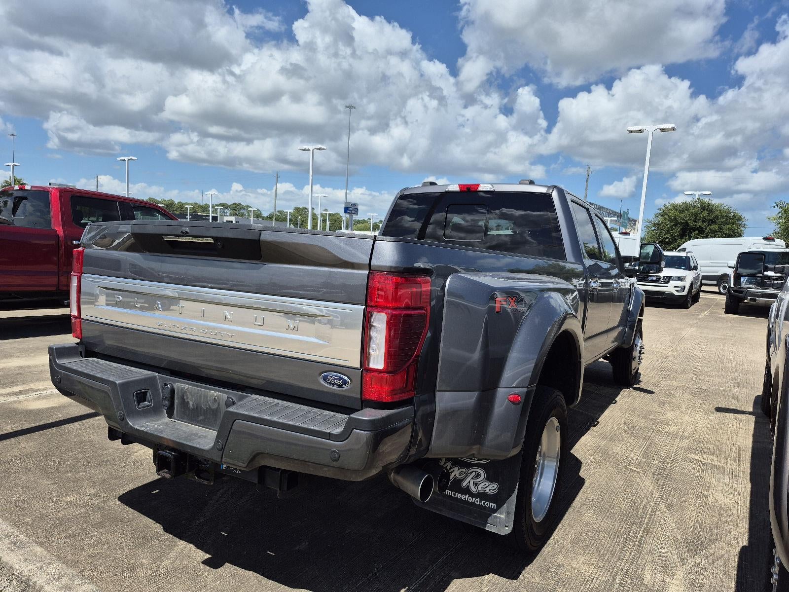 2022 Ford Super Duty F-450 Drw Platinum