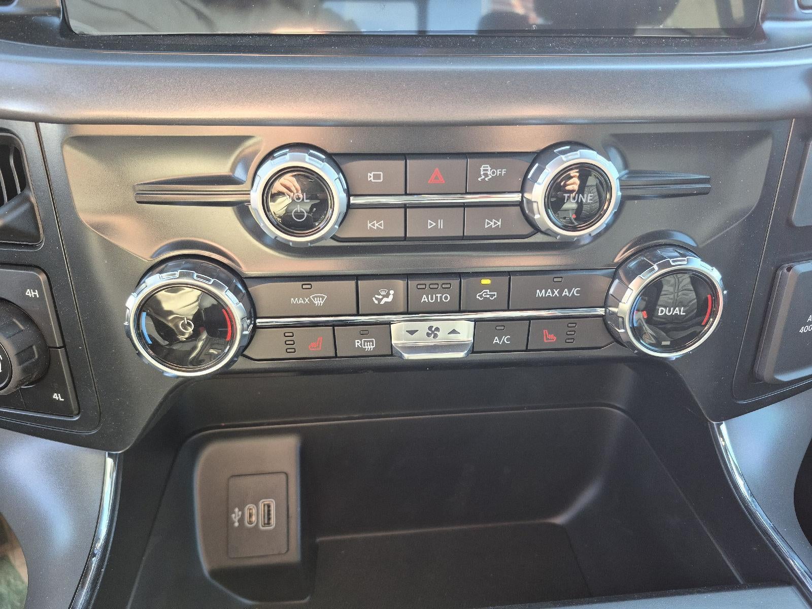 2025 Ford LIFTED F-150 XLT