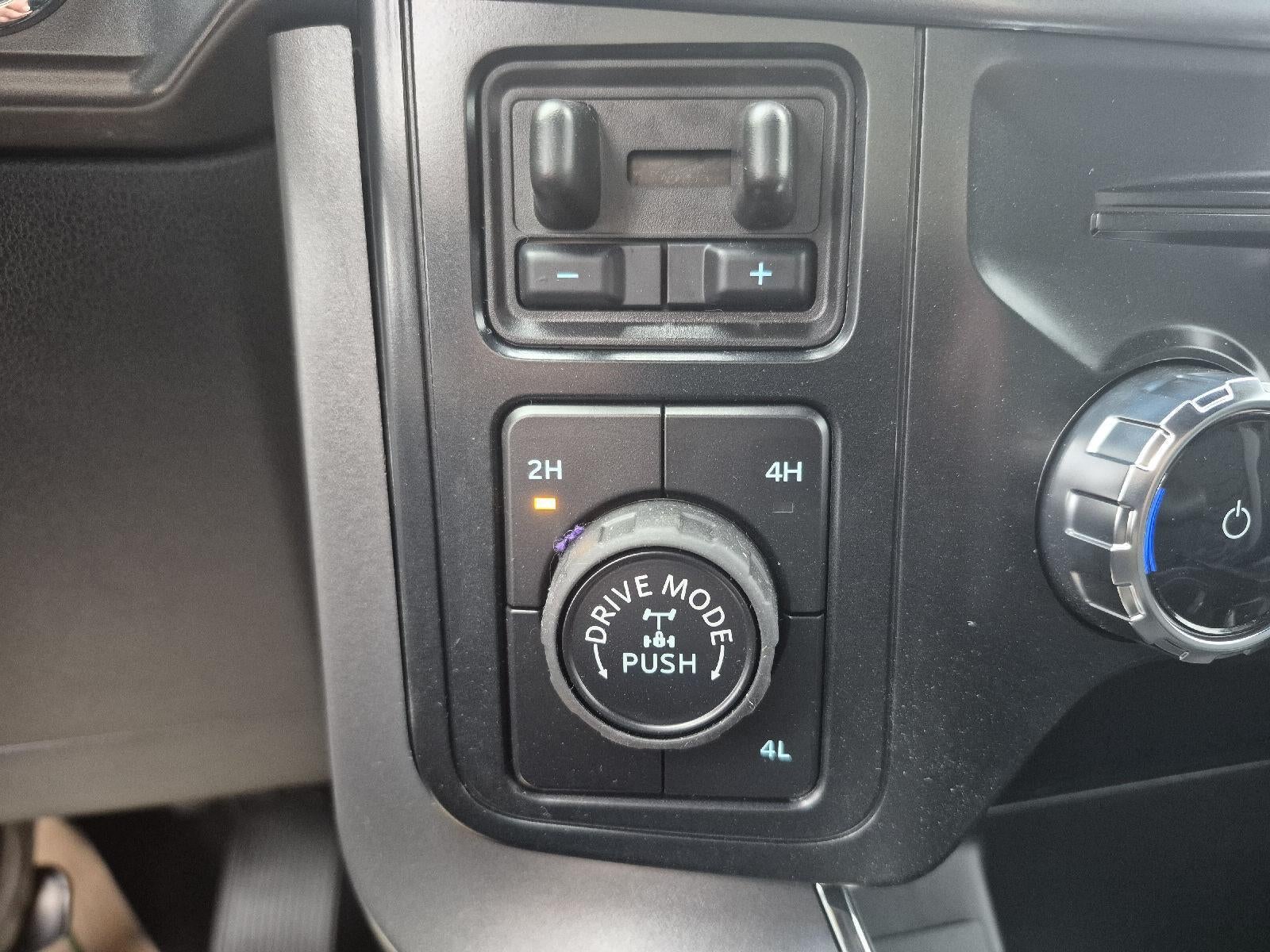 2025 Ford LIFTED F-150 XLT