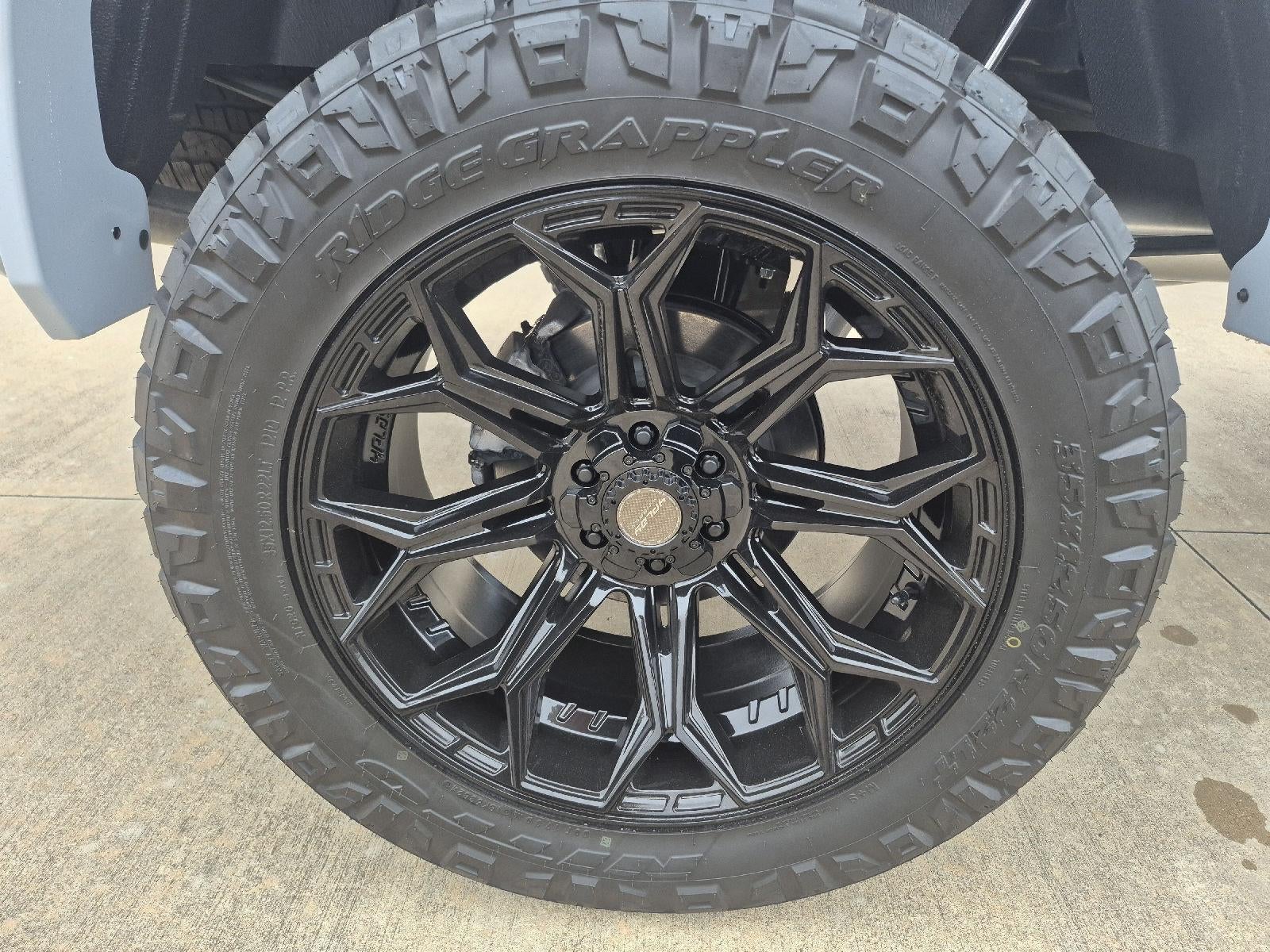 2025 Ford LIFTED F-150 XLT