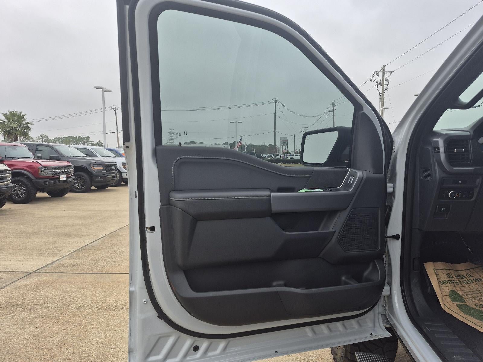 2025 Ford LIFTED F-150 XLT