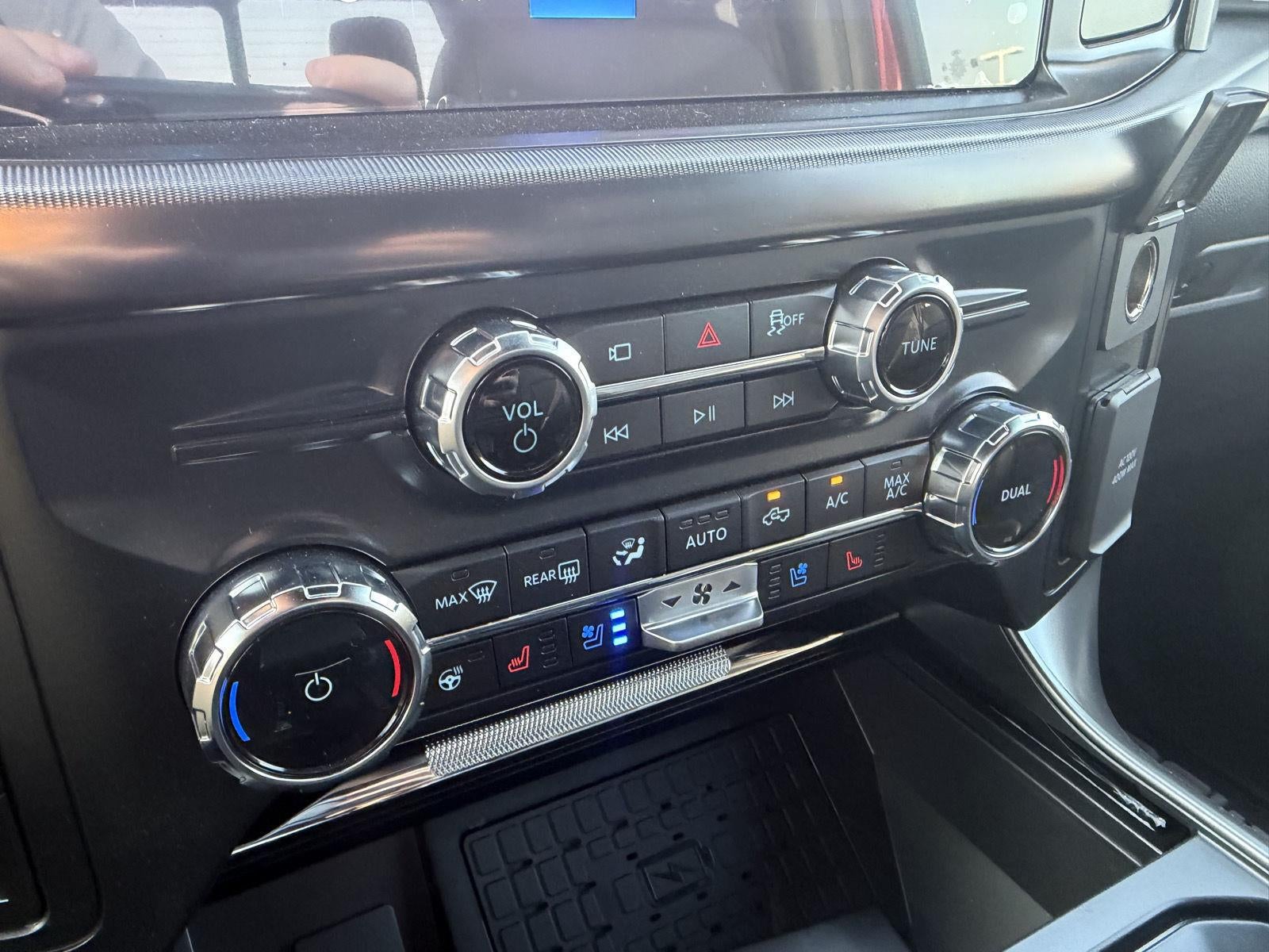 2026 Ford Lifted F-150 LARIAT