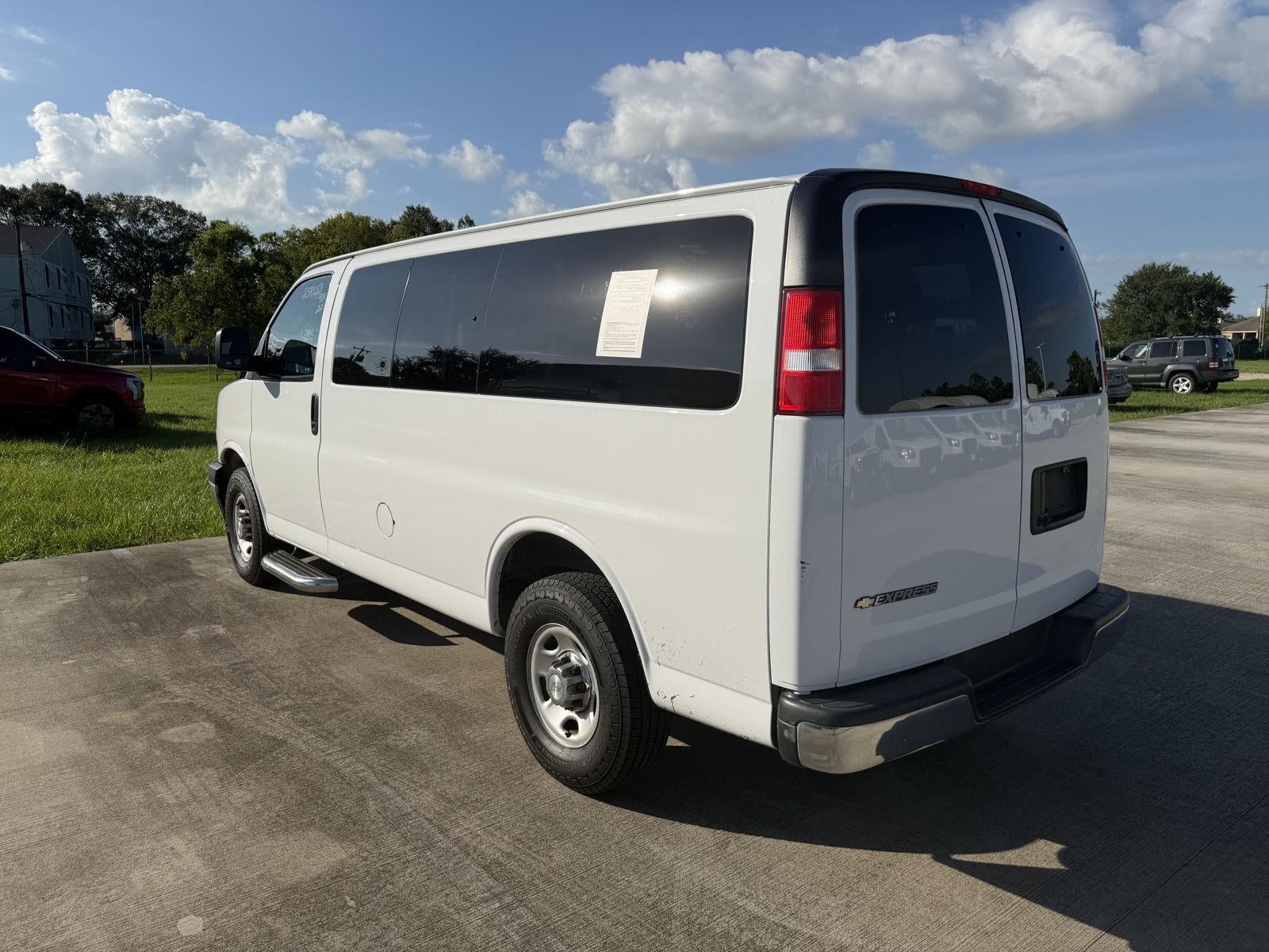 2021 Chevrolet Express Passenger LT