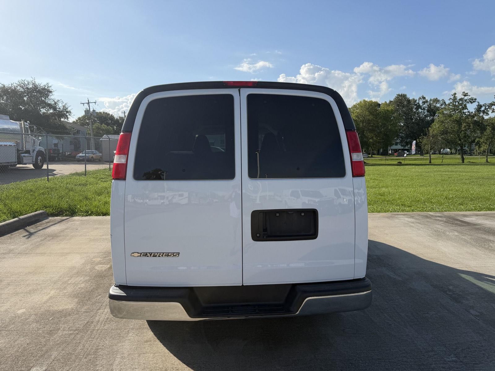 2021 Chevrolet Express Passenger LT