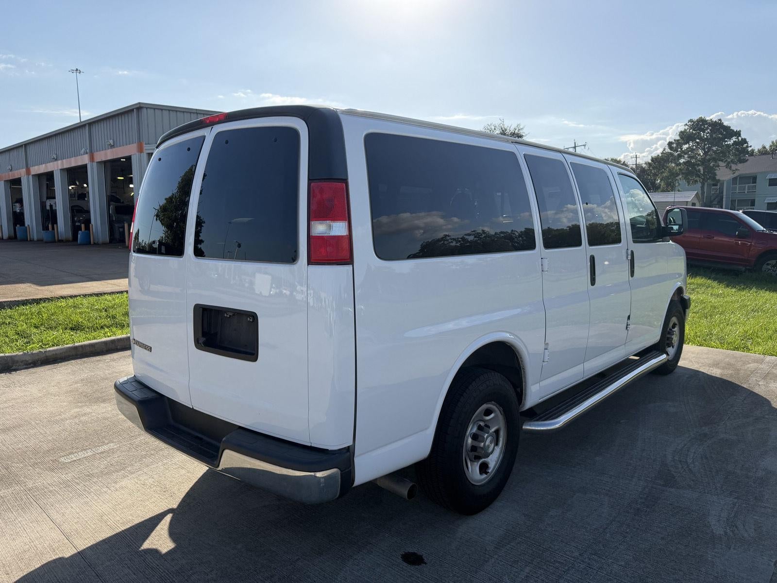 2021 Chevrolet Express Passenger LT