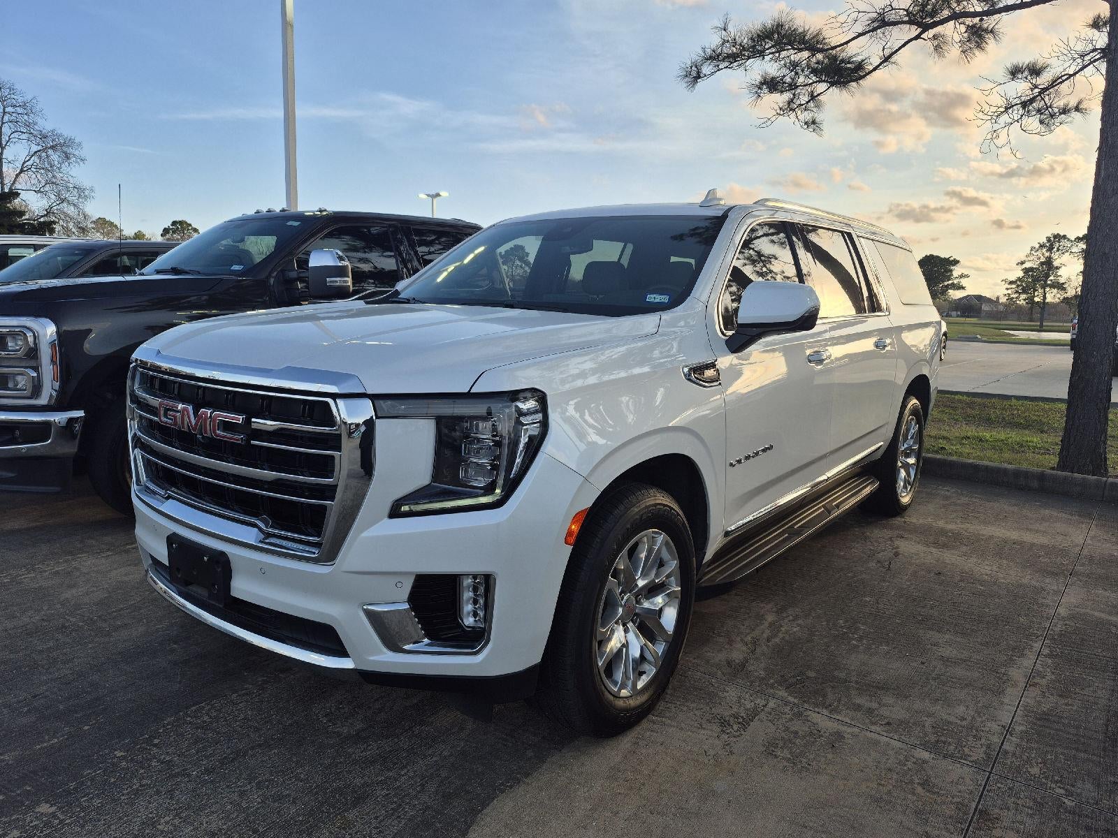 2023 GMC Yukon XL SLT