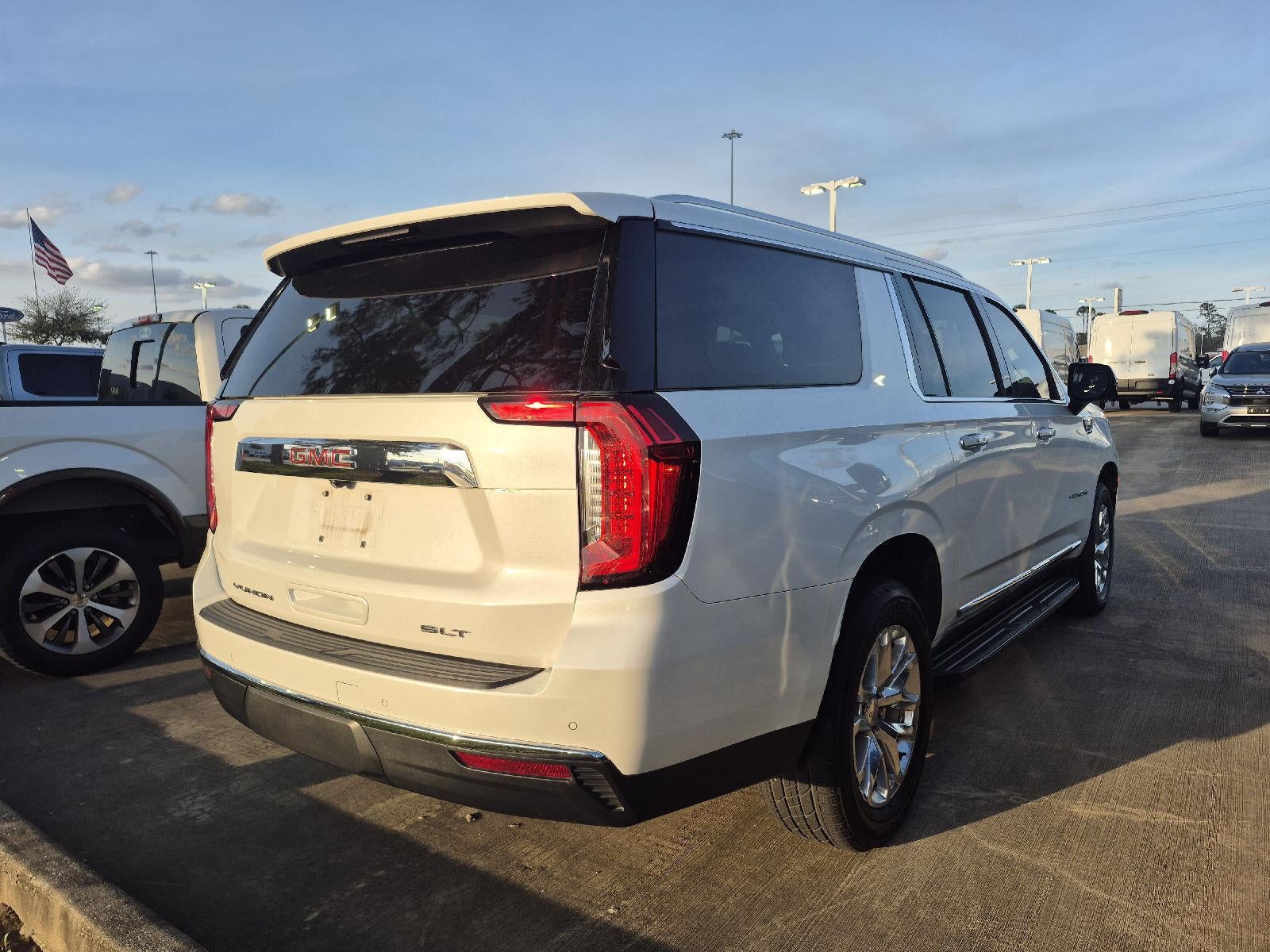 2023 GMC Yukon XL SLT