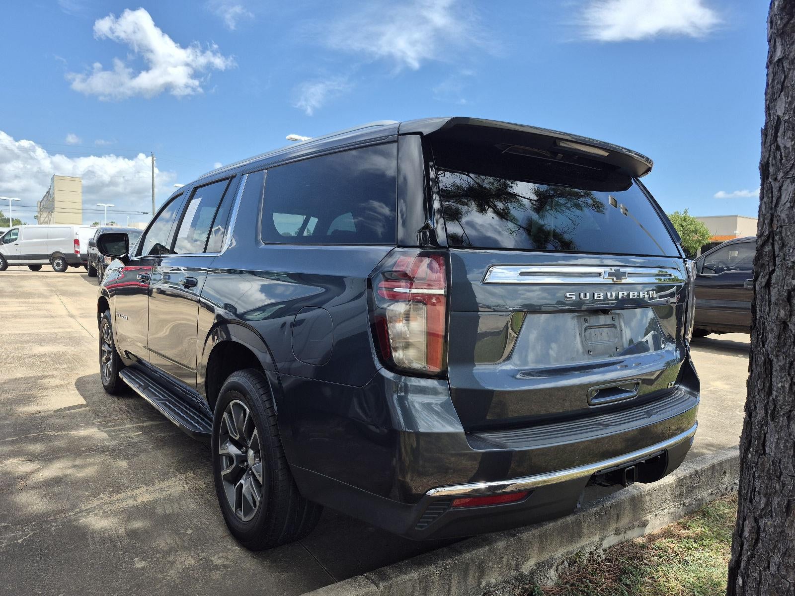 2021 Chevrolet Suburban LT