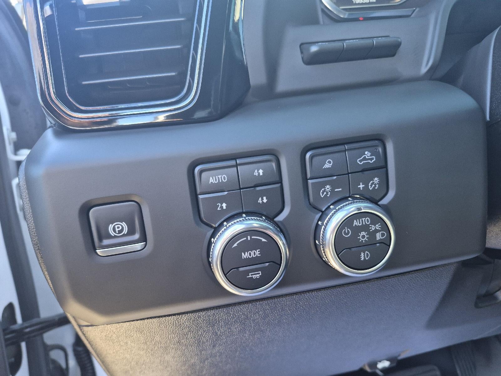 2025 GMC Sierra 2500HD AT4X