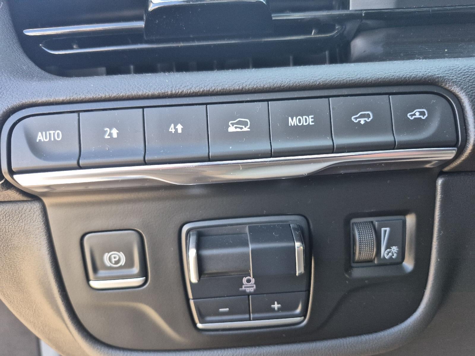 2024 Cadillac Escalade 4WD Sport