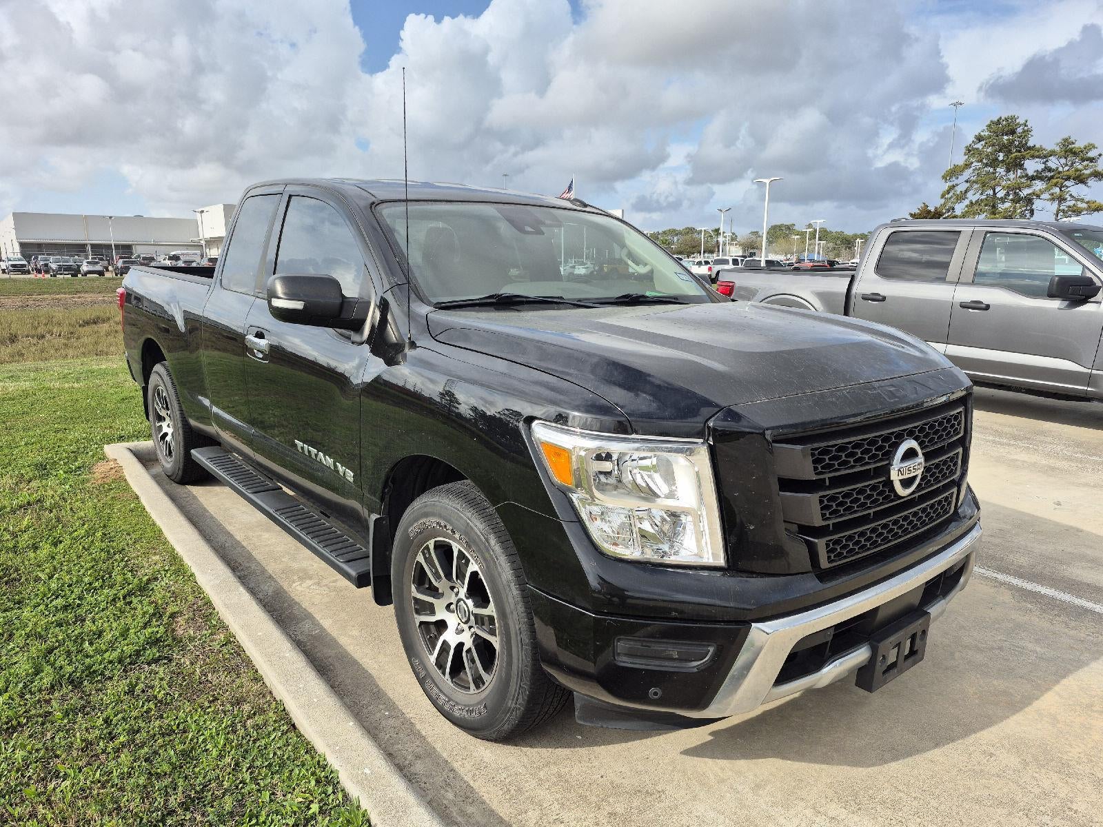 2020 Nissan Titan SV