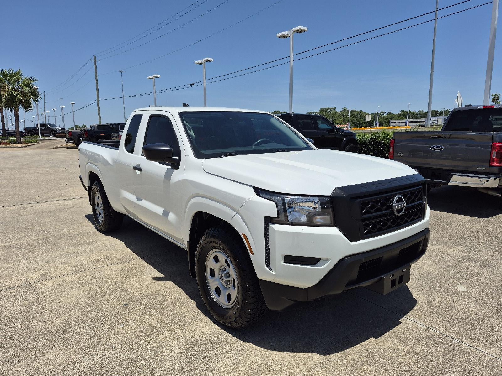 2023 Nissan Frontier S