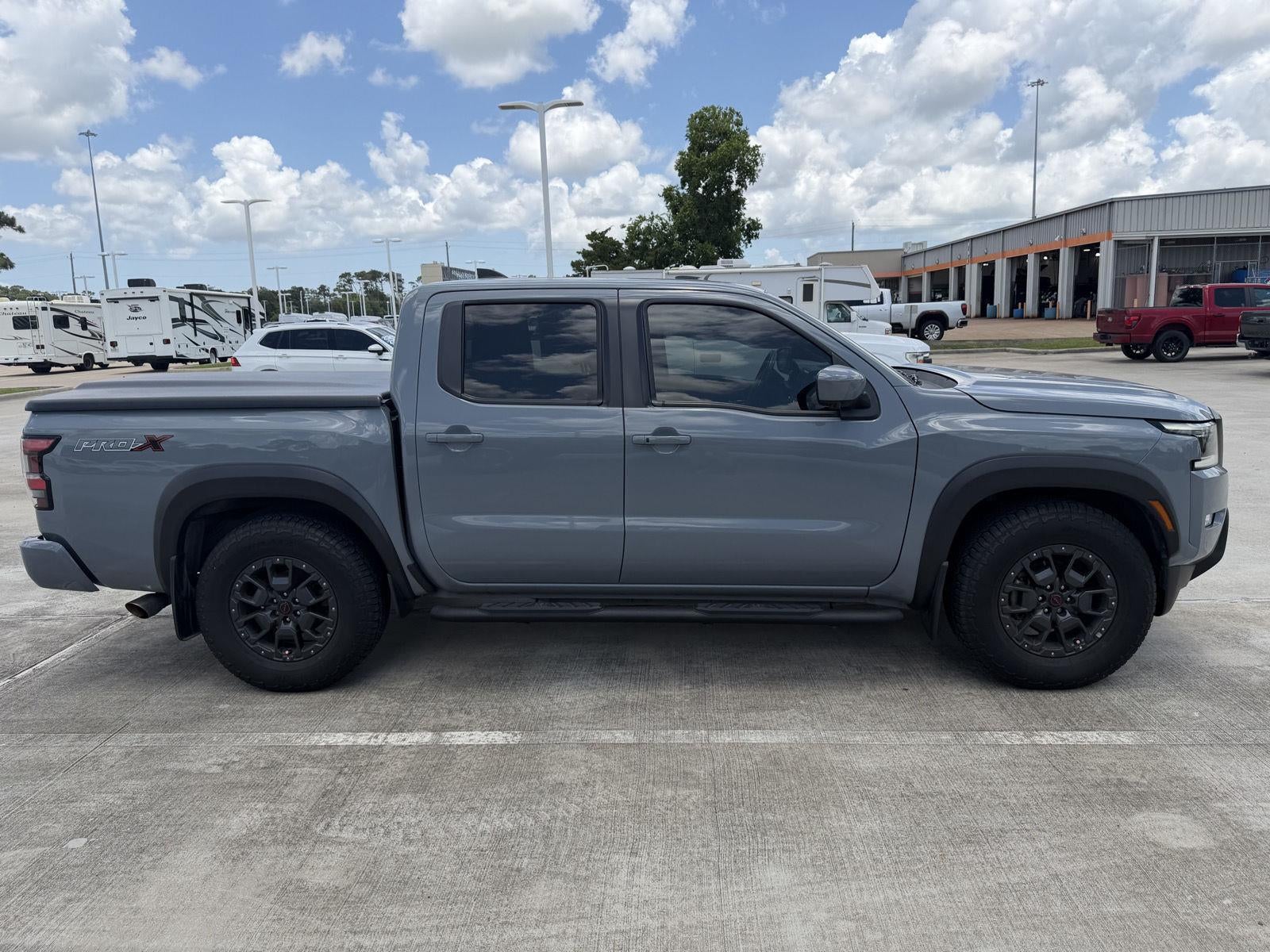 2024 Nissan FRONTIER Base