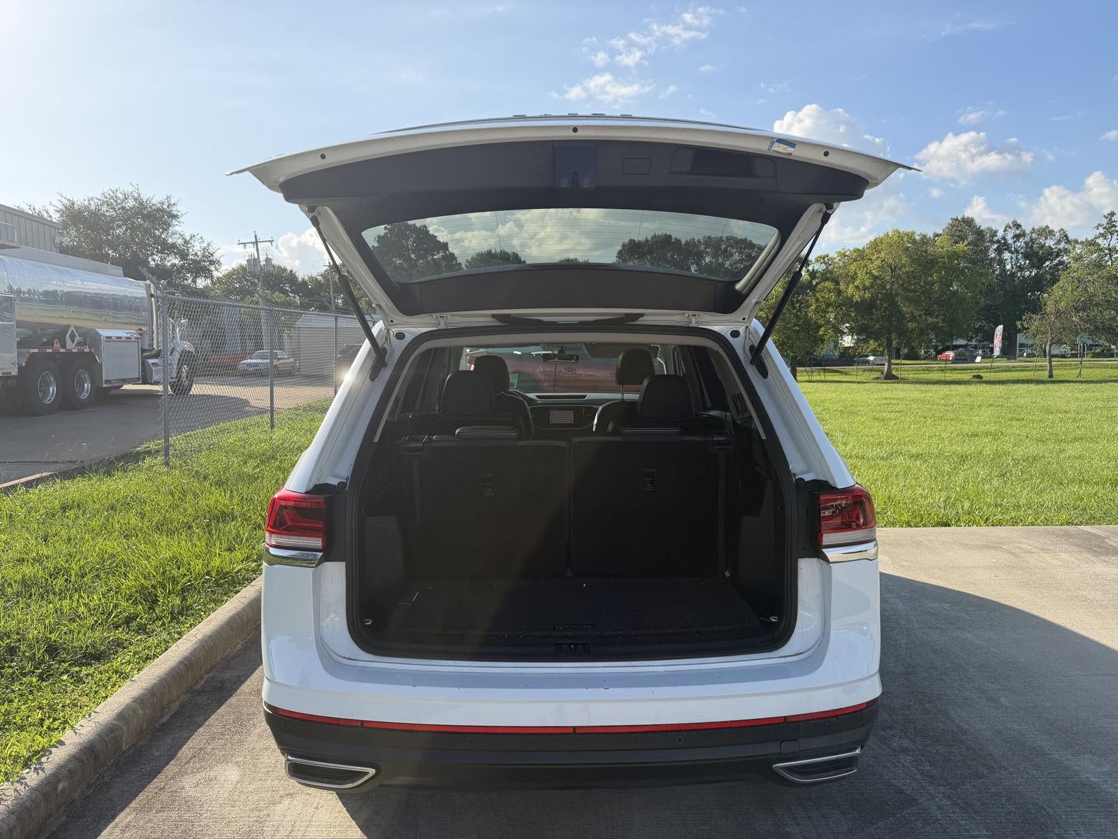 2022 Volkswagen Atlas 2.0T SE w/Technology