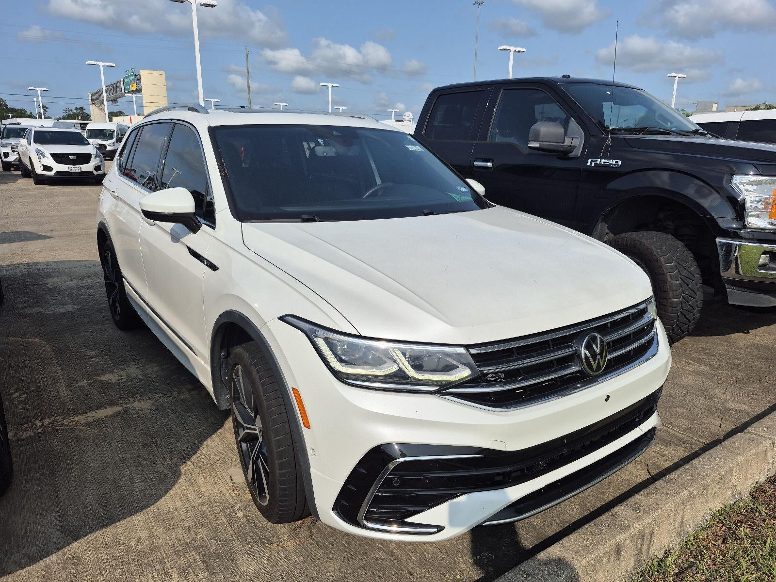 2022 Volkswagen Tiguan SEL R-Line