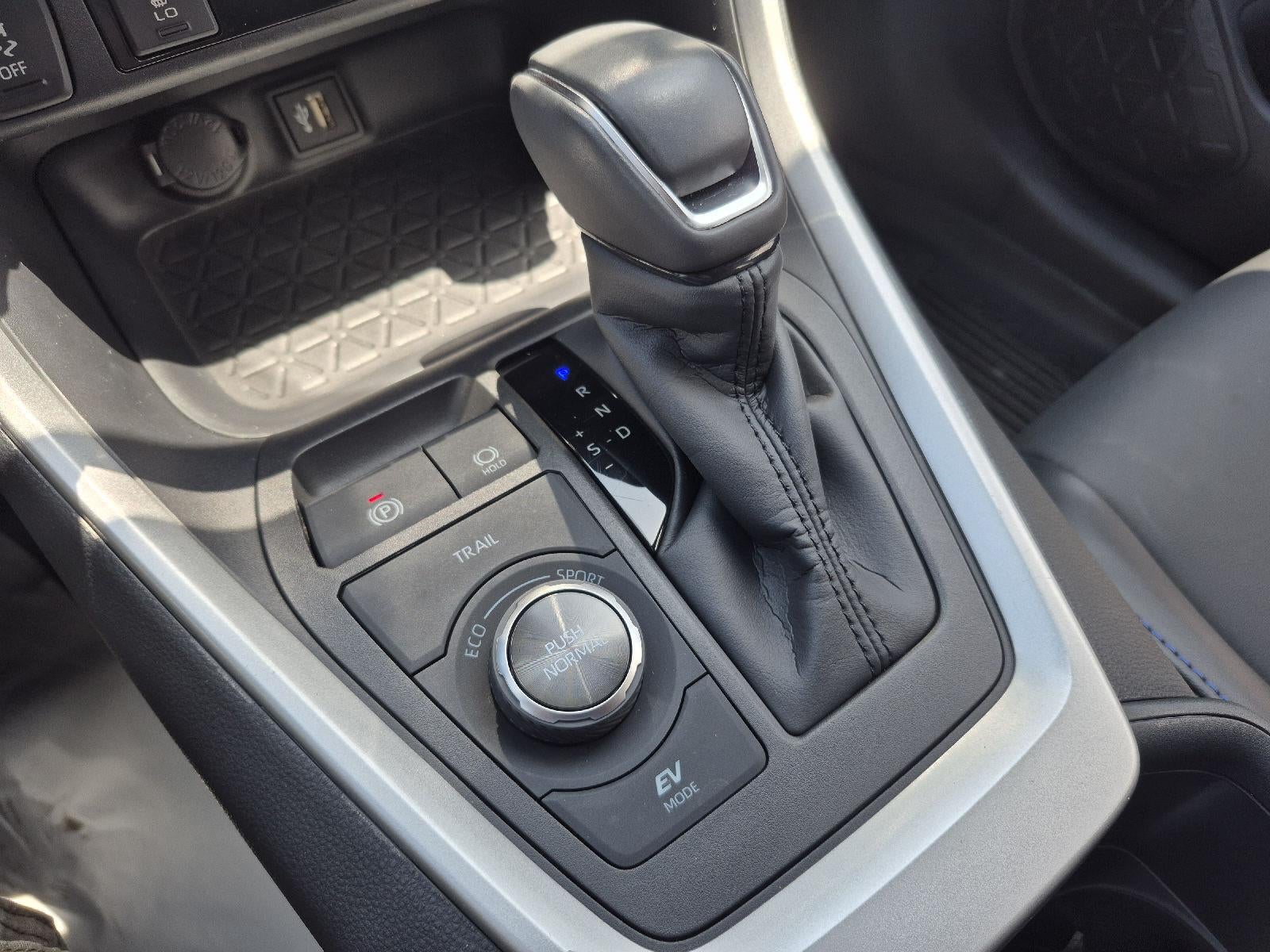 2025 Toyota RAV4 Hybrid XSE