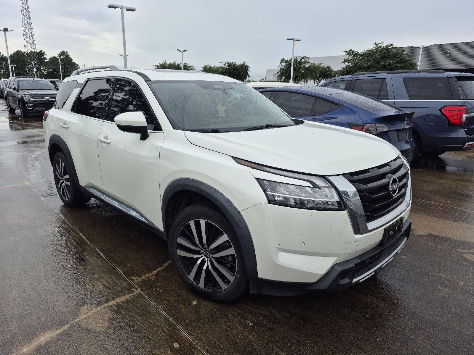 2023 Nissan Pathfinder Platinum