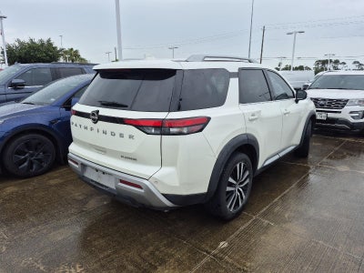 2023 Nissan Pathfinder Platinum