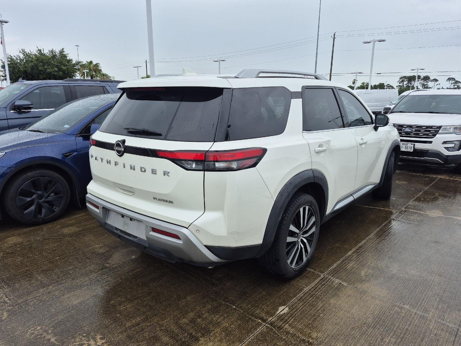 2023 Nissan Pathfinder Platinum