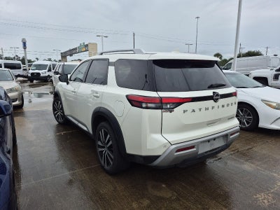 2023 Nissan Pathfinder Platinum