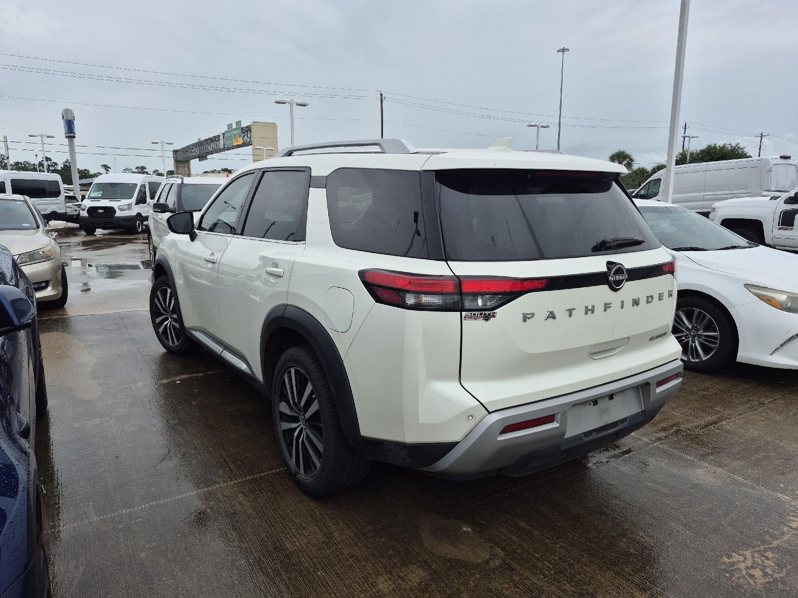 2023 Nissan Pathfinder Platinum