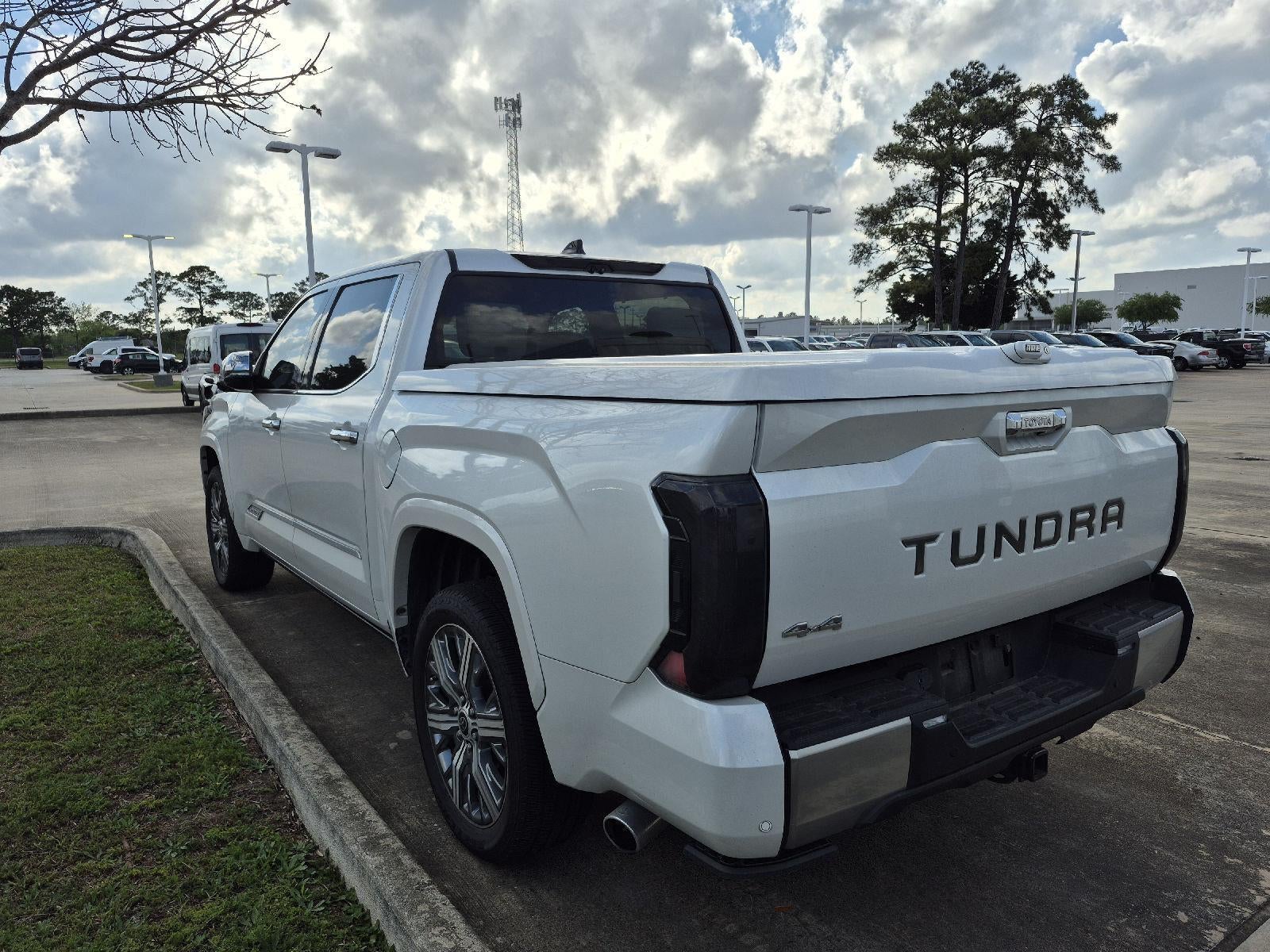 2023 Toyota Tundra Capstone HV