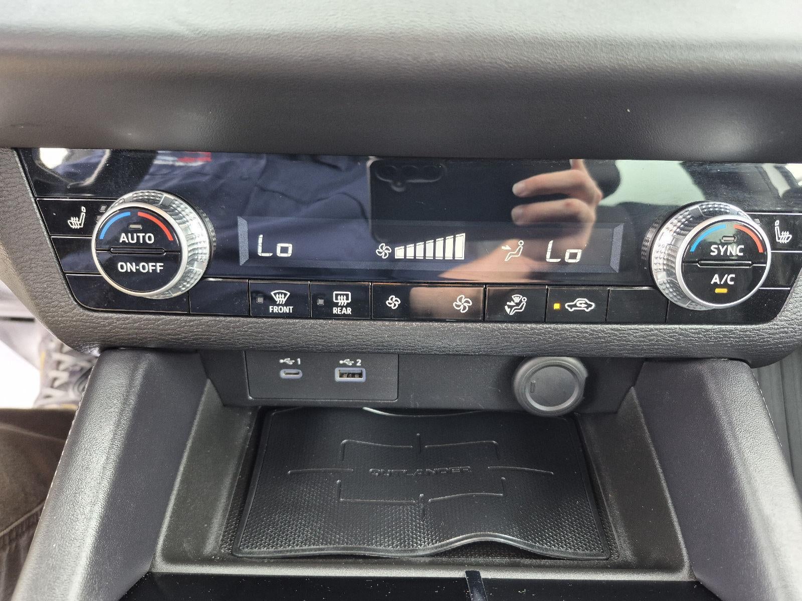 2023 Mitsubishi Outlander SE