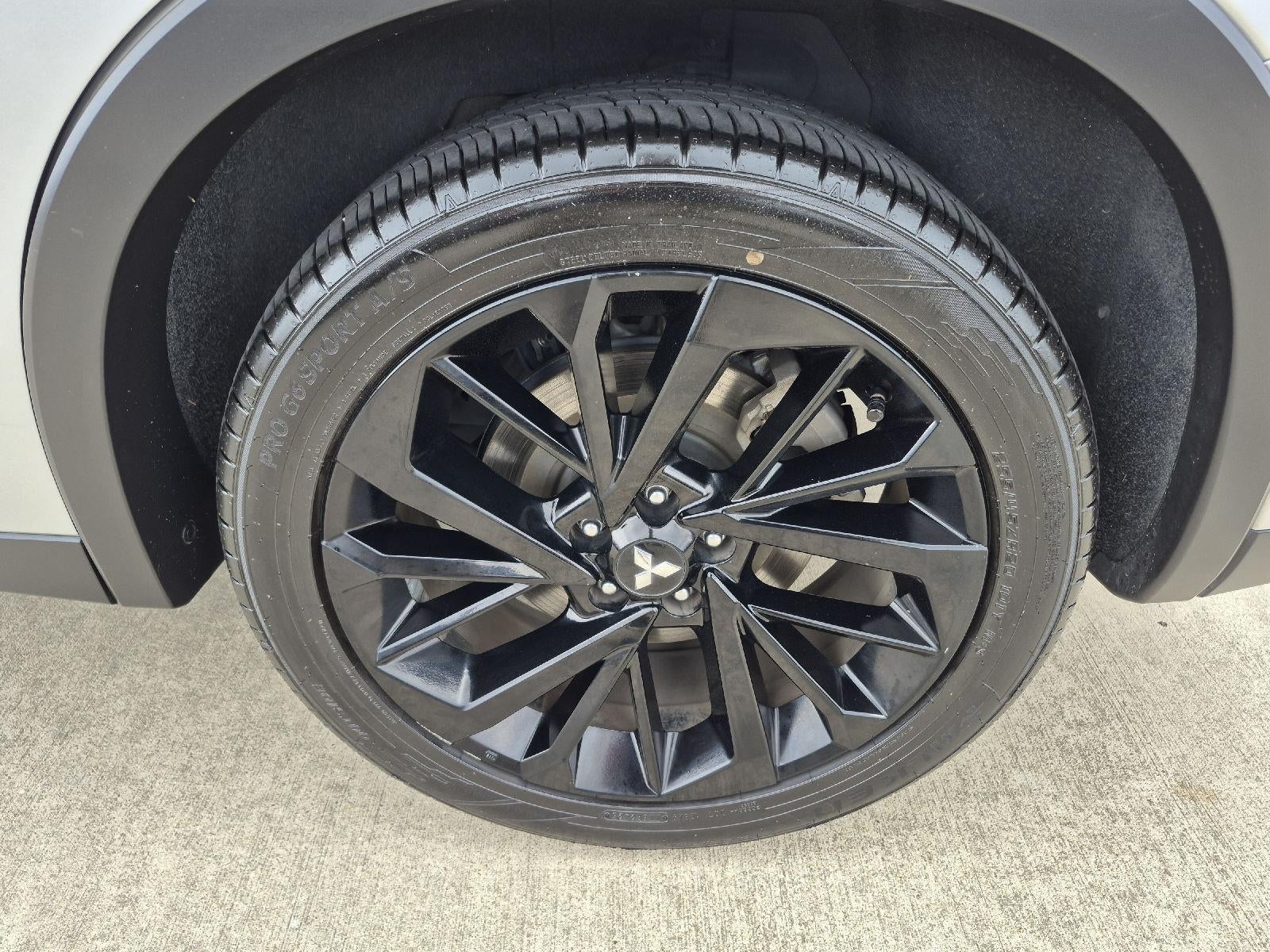 2023 Mitsubishi Outlander SE