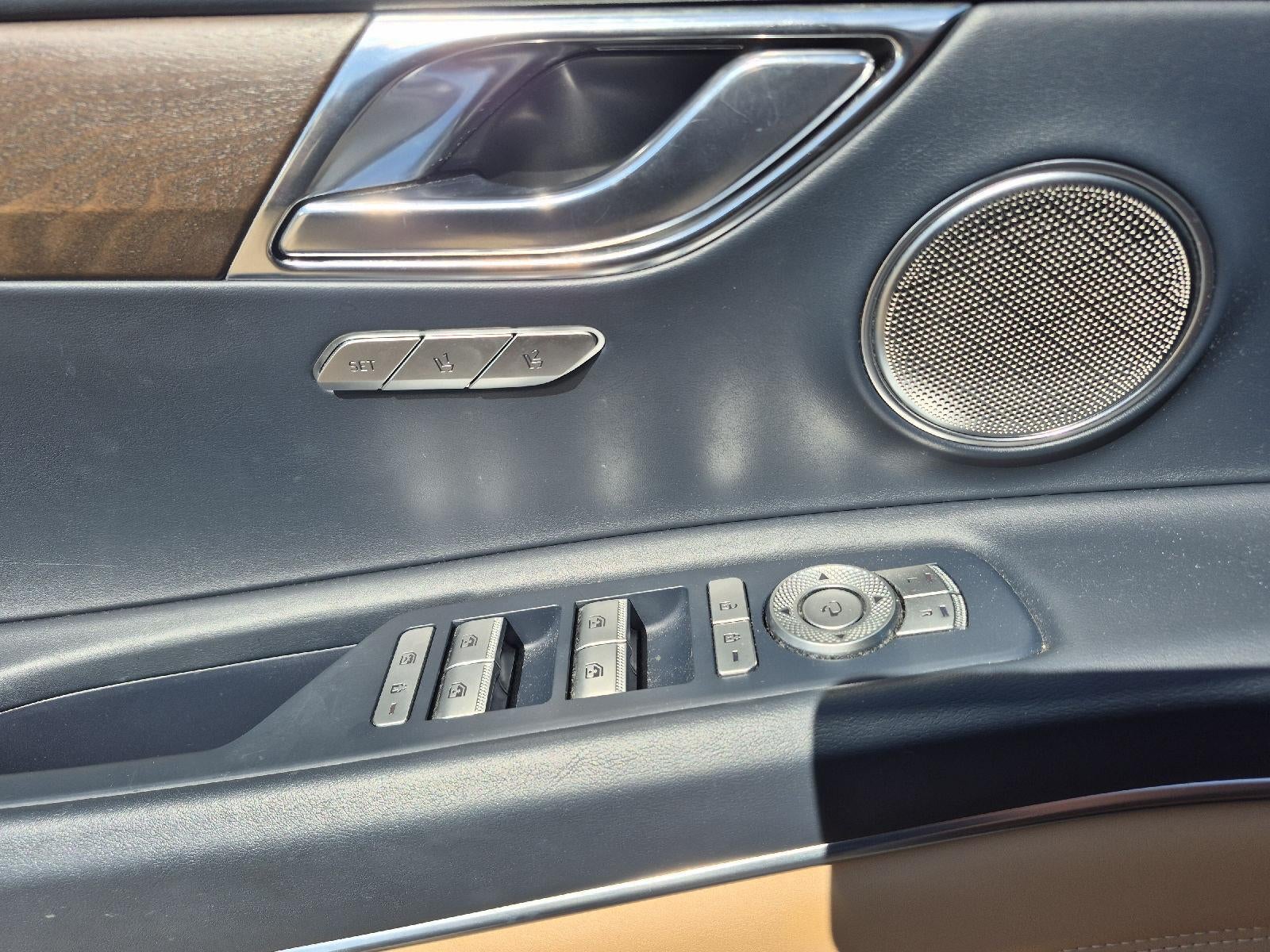 2023 Genesis GV80 Base