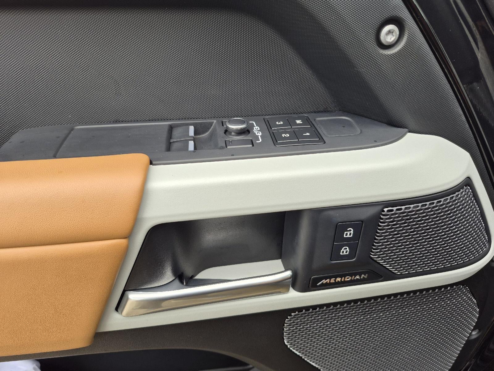 2023 Land Rover Defender S